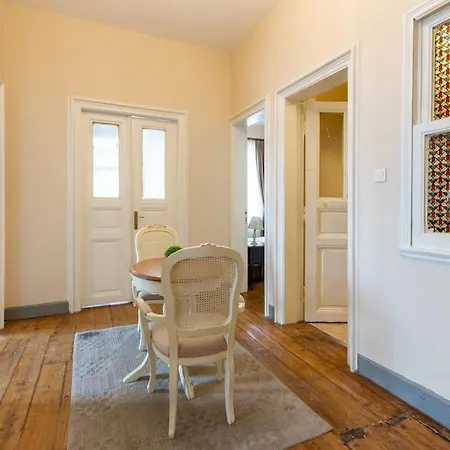 Historical, Comfy 2+1 Apartment Istanbul