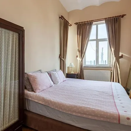 Historical, Comfy 2+1 Apartment