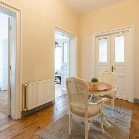 Historical, Comfy 2+1 Apartment